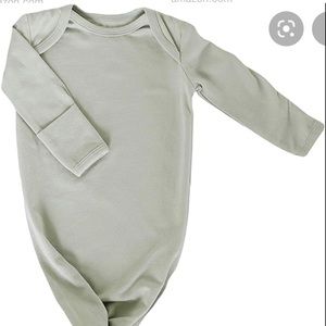 Marlowe & co organic cotton knotted newborn baby gown